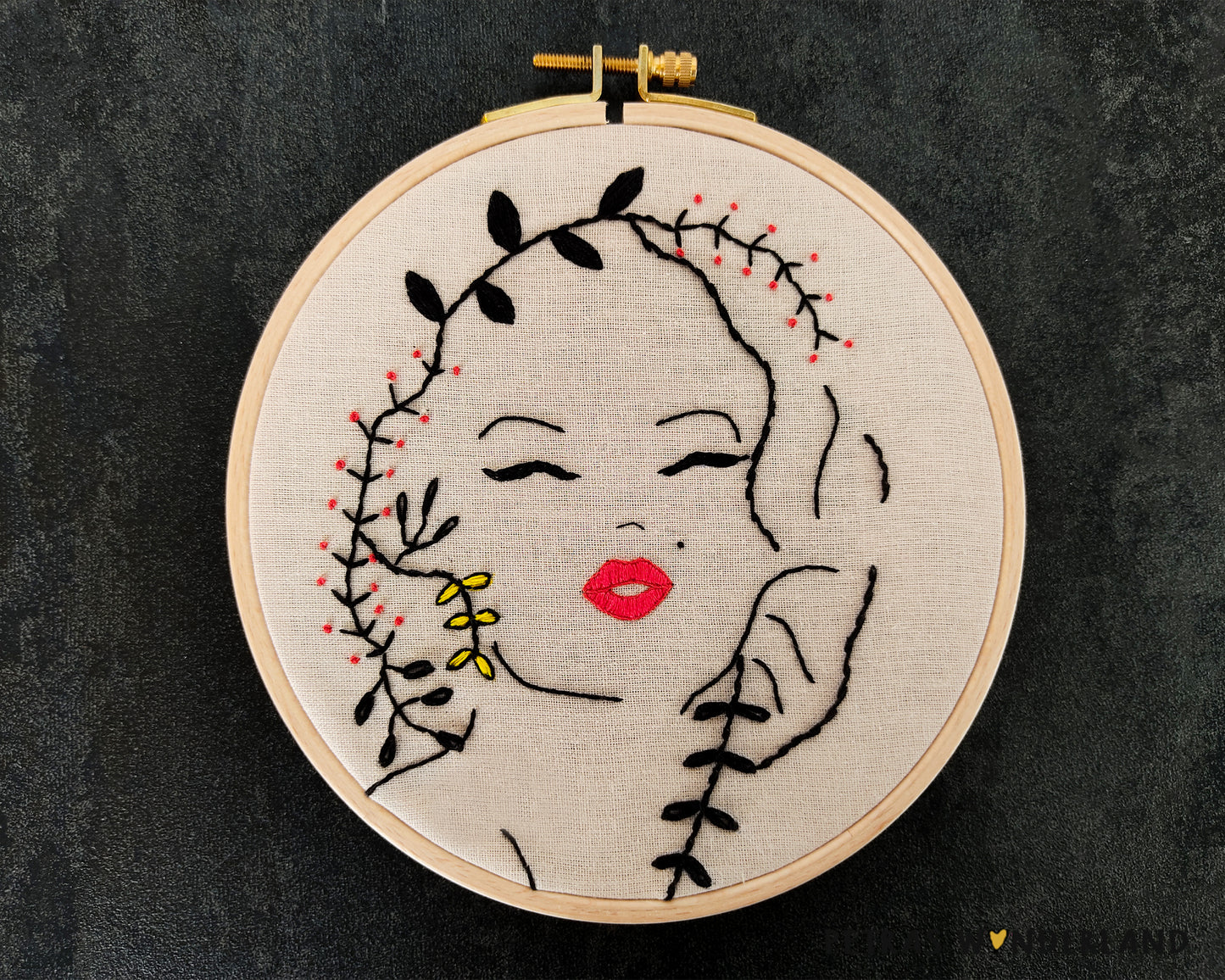 Marilyn Monroe - PDF embroidery pattern and tutorial 06